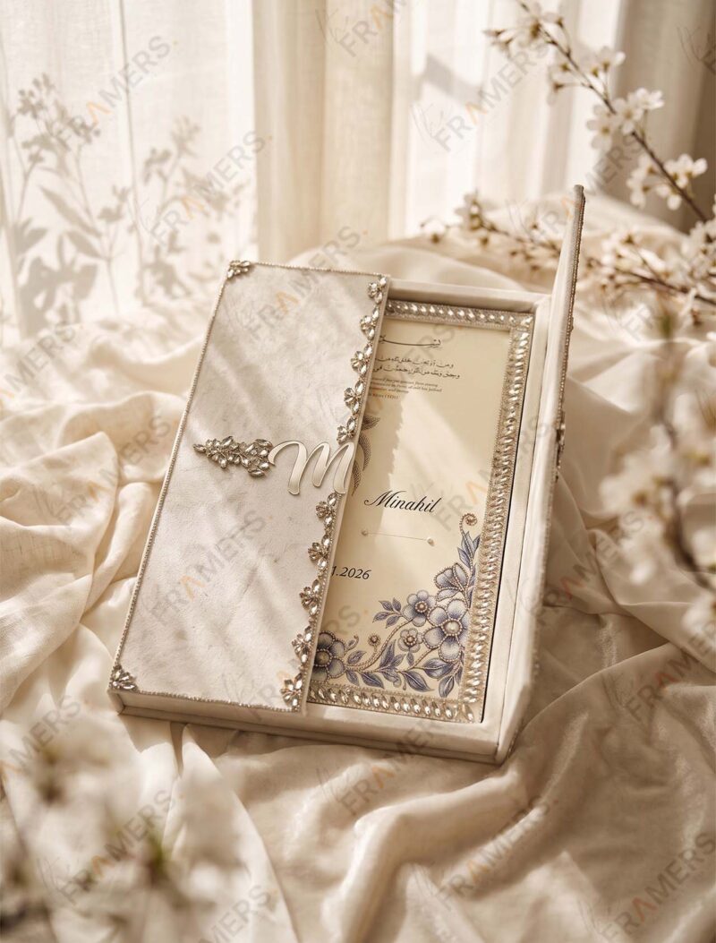 White Velvet Gatefold Nikkah Booklet, fourth angle